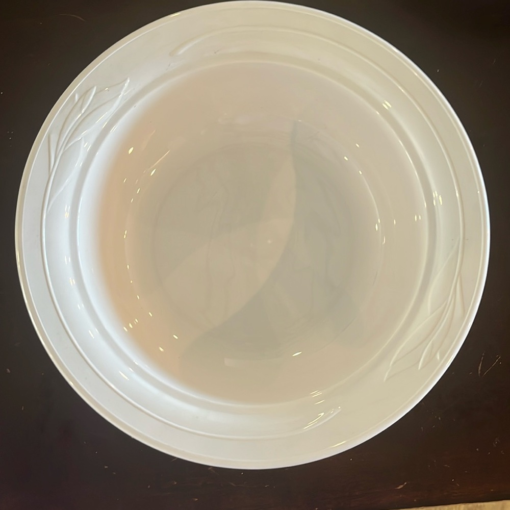 Vintage Corning ware floral large serving bowls. Set of 2